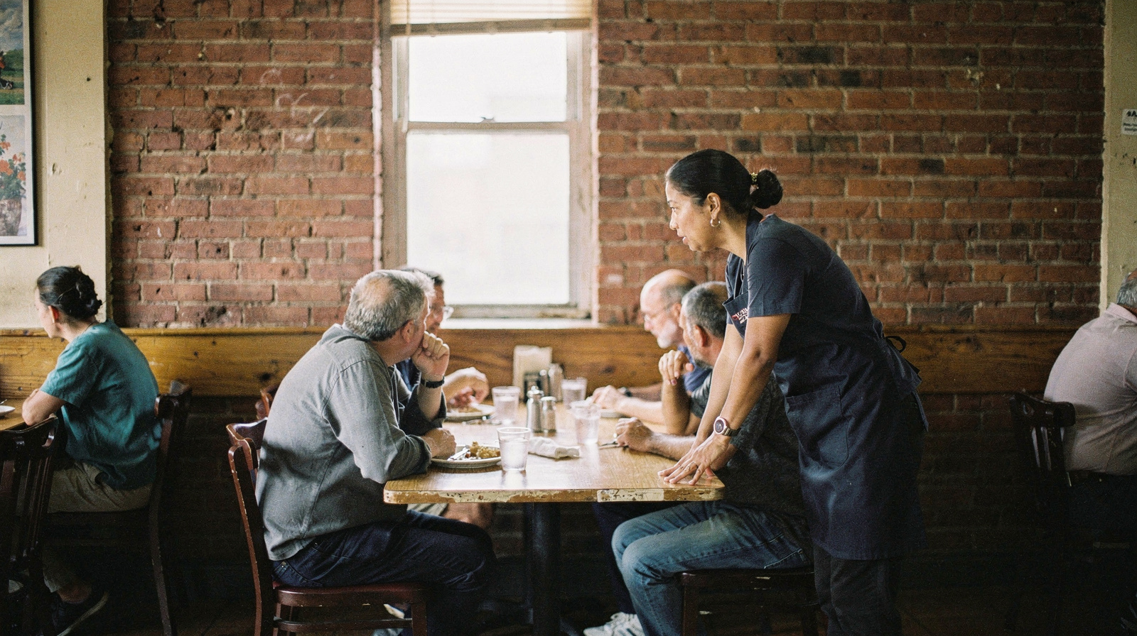 Tipping and Sales Tax in Washington, D.C.: What You'll Actually Pay